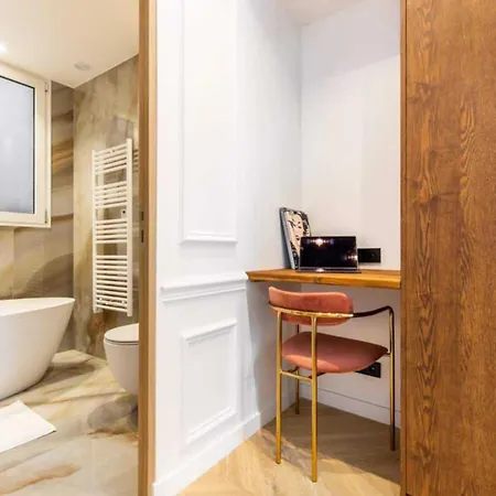 Appartamento Newly Rebuilt By Architect - Center Of Parigi